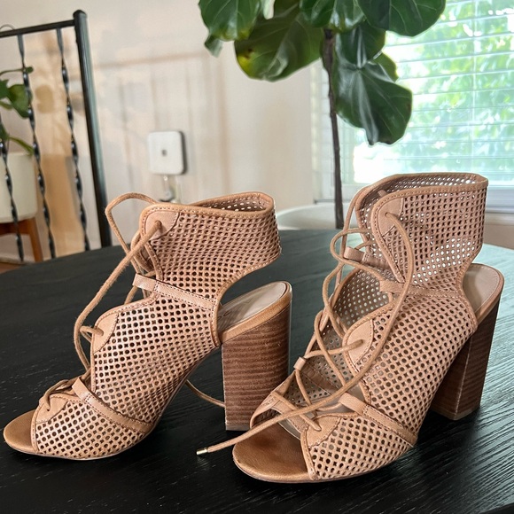 Aldo Shoes - Picture 6 of 9